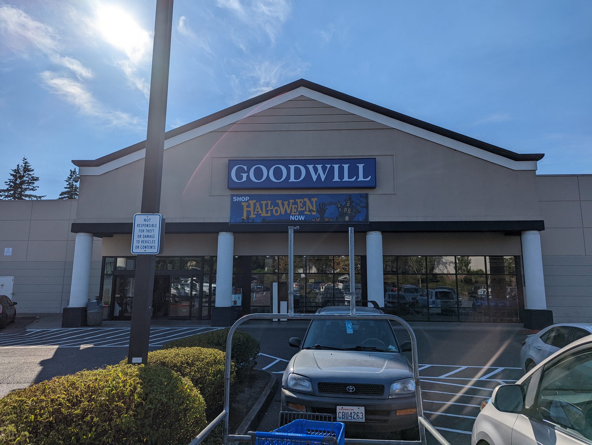 Evergreen Goodwill Halloween — image 1